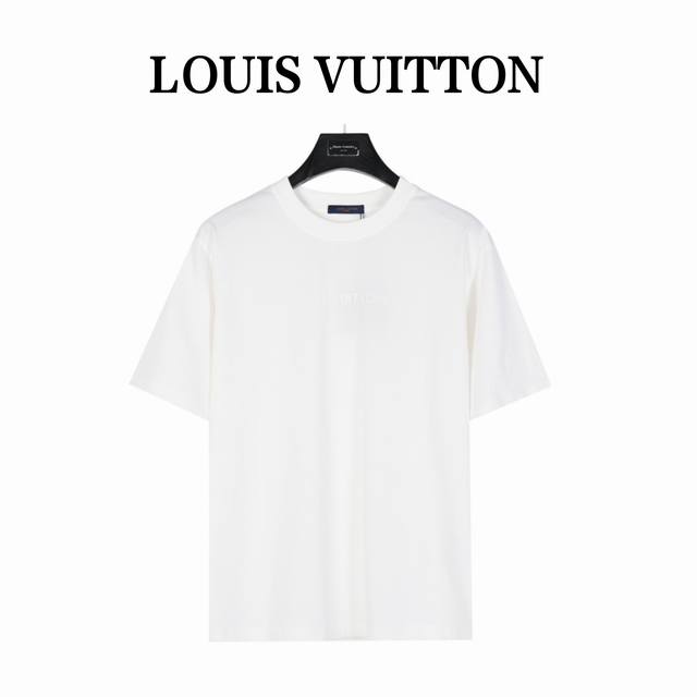 Louisvuitton 路易威登胸前小字母压胶短袖 男女同款全新美学灵感趣味设计,渠道性质精品。让整体造型设计更加优雅时尚，今夏最火系列，无数明星潮人追捧。裁