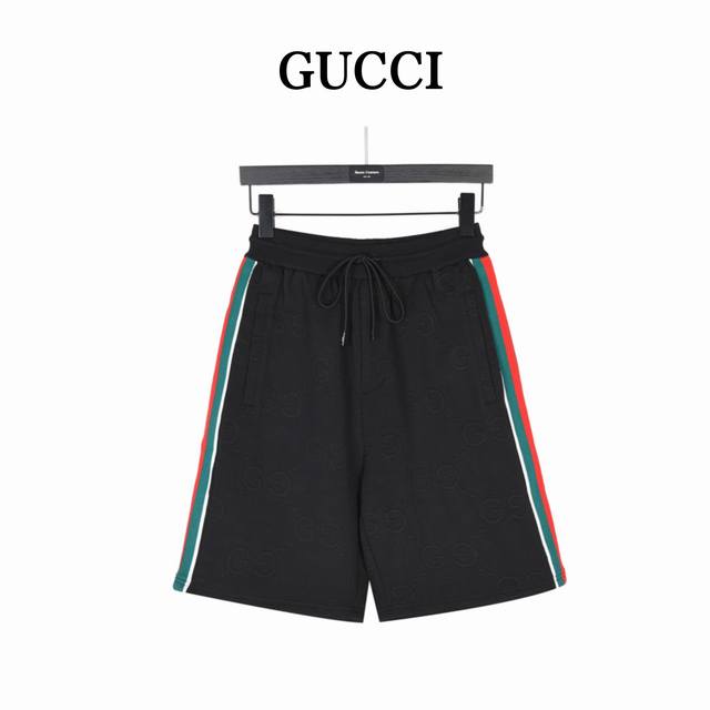 Gucci 古驰 经典双g提花logo短裤 男女同款全新美学灵感趣味设计,渠道性质精品。让整体造型设计更加优雅时尚，今夏最火系列，无数明星潮人追捧。裁剪工艺细节