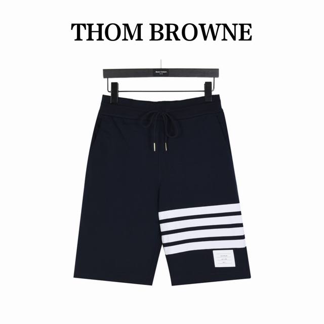 Thombrowne 汤姆布朗 经典色织短裤 面料采用专业订纺表面32S触感细腻内里8S，挺括有型，口袋布红白蓝色织牛津纺材质，市面现货红条纹均泛橙红色，单单口