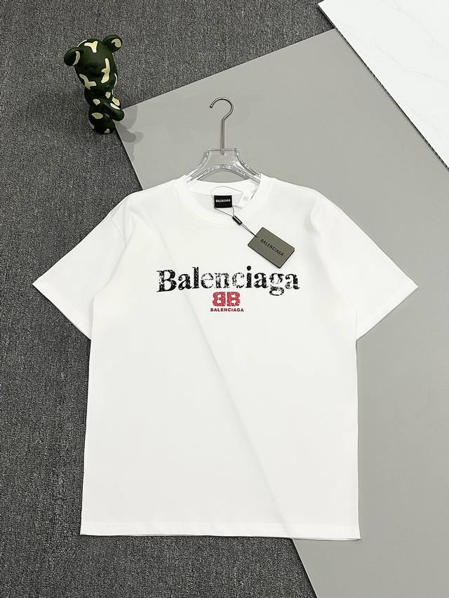 高品质］Balenciaga ／巴黎世家24Ss春夏新款可乐波浪字母前幅双logo工艺采用了过胶印和拉浆的结合。看似简单的款式后幅重工艺拼袖子用街头潮牌惯用的不