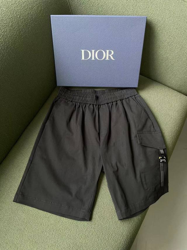 迪奥卡扣短裤 定制面料透气效果好 D家独特的卡扣风格 黑色 码数s-Xxl