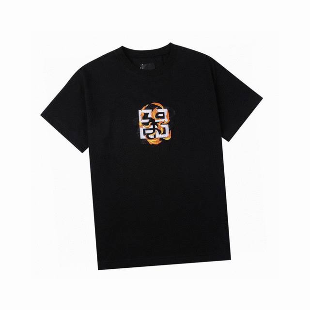 纪梵希 Givenchy 夏季新款高端品质 龙年限定盘龙刺绣圆领短袖t恤，采用定织定染高克重面料，洗水完高达280G纯棉面料，螺纹增加到2.7不变形 宽松ove - 点击图像关闭