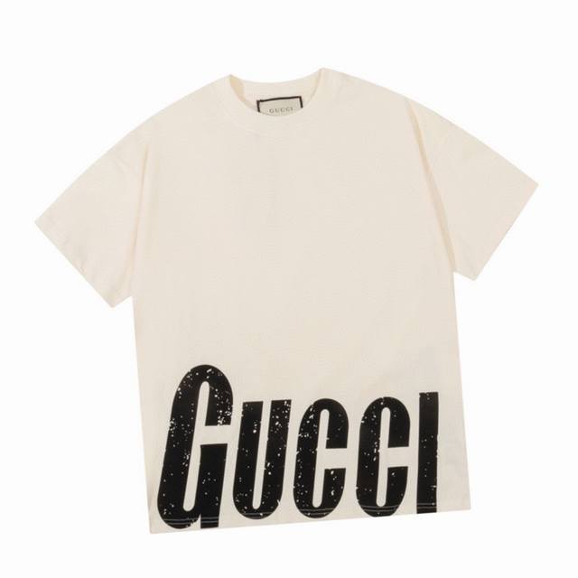 Gucci X Blcg 夏季新品 联名款前后破裂字母印花圆领短袖t恤，定制32支260G纯棉面料，手感非常舒服，已洗水处理，不缩水不变形不掉色，宽松overs