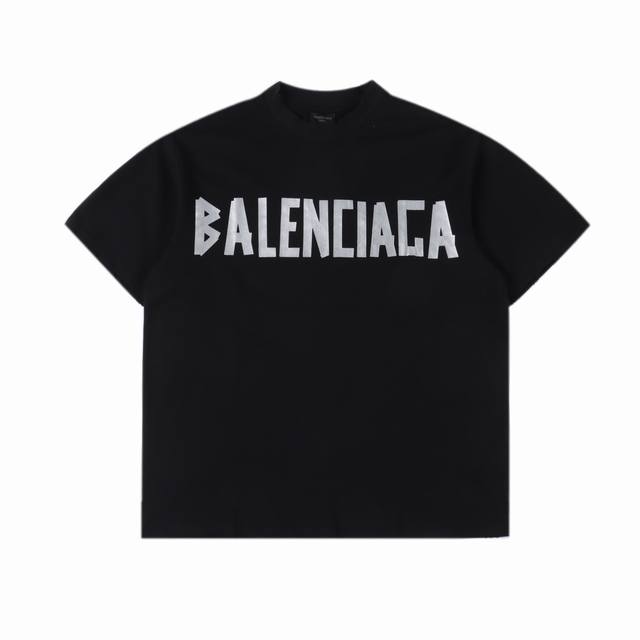 Balenciaga 巴黎世家 24Ss 美纹纸字母新款胶带短袖t恤 今年最火爆的短袖没有之一 前后全部采用了全新的工艺区分市场丝网印 ，真正的还原了原版的多处