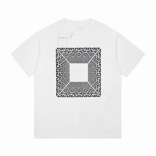 Givenchy 纪梵希24Ss幻影4G Logo短袖t恤 G家的东西无需质疑，其段位和品牌影响力都属于极具代表性的，有着自身独特的风格，定制定染280克纯棉双
