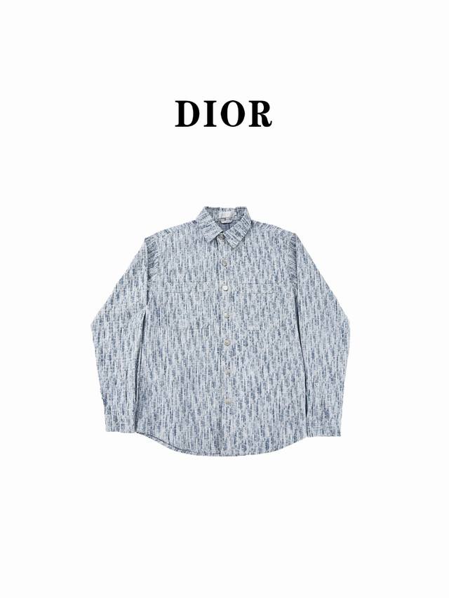 Dior 迪奥 22Ss 经典满印老花牛仔衬衫外套 原版购入，区别市面版本，独家开模定做铝扣，水洗后长时间存放不易生锈。口袋的小纽扣的“Dior”字母程度清晰可