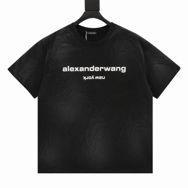 Alexander Wang亚历山大王 水洗字母logo短袖t恤 最好看的水洗元素，水洗工艺极其复杂，水洗师傅把做好的成衣进行褪色，第二次在进行石头翻炒，报废率