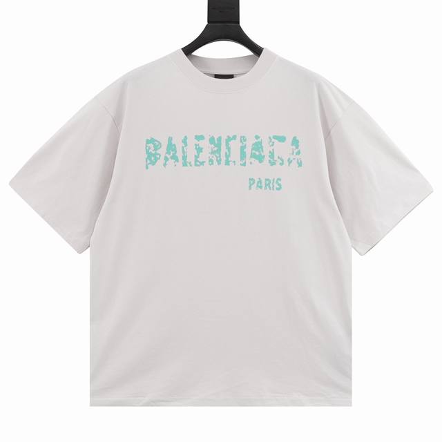 Balenciaga巴黎世家 模糊印花圆领短袖 采用双纱平纹，100%棉，32支双纱棉高密布，面料用的是国产新疆优质棉纱，新疆棉花是国产棉花中公认的优等材料。大