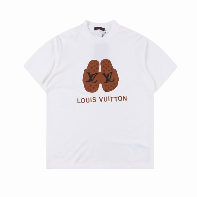 Louis Vuitton 路易威登 Lv 拖鞋麂皮贴布短袖t恤 胸前印花短袖采用60支双股，270G全棉面料。上身透气，绝不起球，手感柔软舒适，全衣平车走线立