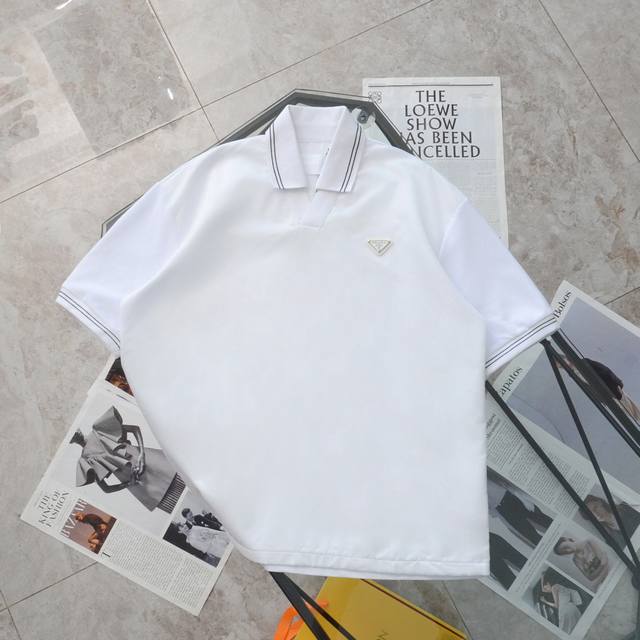 专柜1:1 高端定制 Prada 普拉达双层翻领休闲polo衫短袖t恤 - 款号: 006 - 颜色: 黑色 白色 - 普拉达 Prada 是意大利奢侈品牌，由