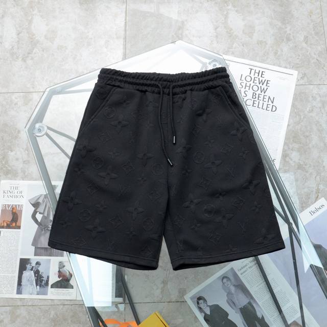 纯原臻品 顶级复刻 Louis Vuitton 路易威登 新款满印立体提花短裤休闲裤 - 款号：68902 - 颜色: 黑色 白色 - 购入原版开模打造，全套定