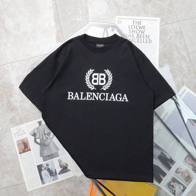 纯原臻品 顶级复刻 Balenciaga 巴黎世家经典麦穗印花圆领短袖t恤 - 颜色：黑色 白色 - 购入原版开模打造，全套定制辅料，细节决定成败 - 巴黎世家