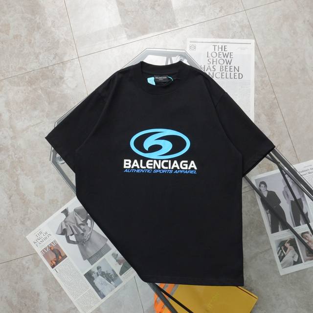 纯原臻品 顶级复刻 - Balenciaga 巴黎世家 新款爆裂字母字母logo印花短袖袖t恤 - 颜色：黑色 灰白 - 购入原版开模打造，全套定制辅料，细节决