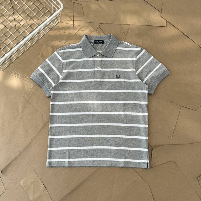 Fred Perry 麦穗基础小标月桂刺绣条纹polo衫翻领短袖 230G双纱精梳棉面料，质地亲肤柔软舒适。 颜色：黑色 白色 灰色 绿色 宝蓝 尺码:M-3X