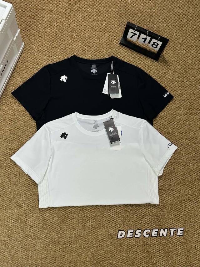 上新 迪桑特 Descente 24Ss夏季经典硅胶小标休闲无痕压胶弹力速干短袖t恤 ，经典百搭永不过时系列，绝佳夏季出行穿搭必备百搭单品 如今热销的顶级流量款