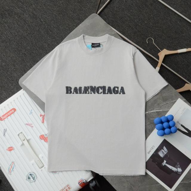 顶级复刻 高端定制 - Balenciaga 巴黎世家 新款做旧泼墨网点字母logo印花短袖袖t恤 - 款号：68244 - 颜色：黑色 灰色 红色 - 购入原