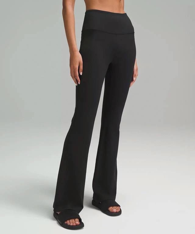 Lululemon露露乐蒙 Groove国际版 32.5寸超高腰女款瑜伽休闲喇叭裤 超高腰设计，更能凸显女性身材，无论运动还是外穿，后腰部有便捷口袋，可存放钥匙