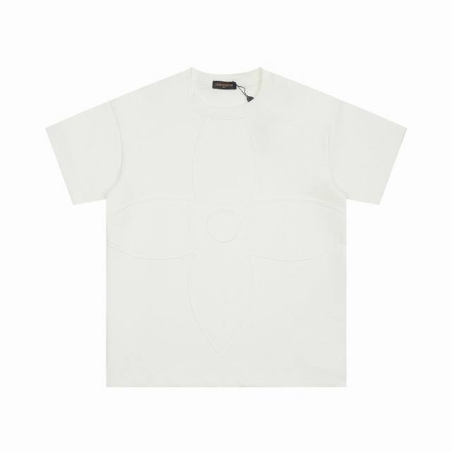 顶级代工品质 Louis Vuitton 路易威登 贴布logo图案t恤短袖 非常好搭配有牌面儿的款式 260G高克重版本 正确大版型 颜色：黑色 白色 货号：