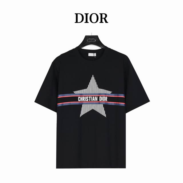 Dior 迪奥 经典竖纹五星短袖t恤 男女同款全新美学灵感趣味设计,渠道性质精品。让整体造型设计更加优雅时尚，今夏最火系列，无数明星潮人追捧。裁剪工艺细节处理工