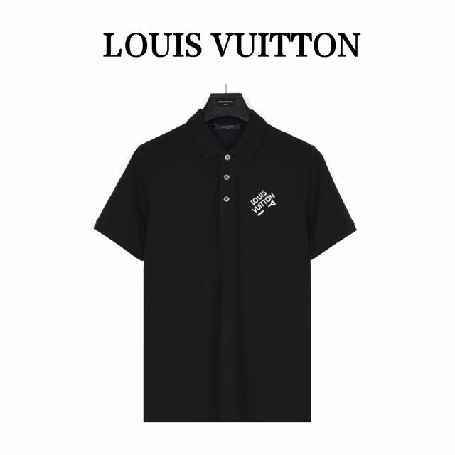 Louis Vuitton 路易威登 胸前胸针polo短袖 23夏季渠道限定配色，好多polo衫都显得老气，而这款却意外的阳光帅气 上身超级洋气有气质，女生也能