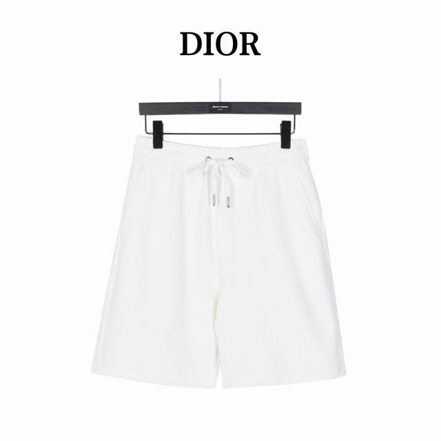 Dior 迪奥 经典老花满印提花短裤 男女同款全新美学灵感趣味设计,渠道性质精品。让整体造型设计更加优雅时尚，今夏最火系列，无数明星潮人追捧。裁剪工艺细节处理工