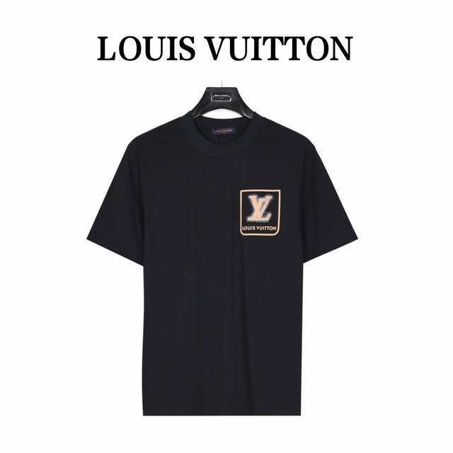 Louis Vuitton 路易威登 假口袋logo立体压胶短袖t恤 采用定制定染240精梳棉原版面料，，手感柔软舒适， 对照原版做丝滑超柔处理，料子 质感超级