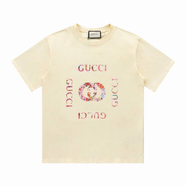 Gucci 古驰24Ss新款logo印花短袖t恤 采用百分百270克纯棉面料，质感柔软顺滑 采用进口专机高温热固油墨丝网印花，看得到的立体层次，设计上则极其简约