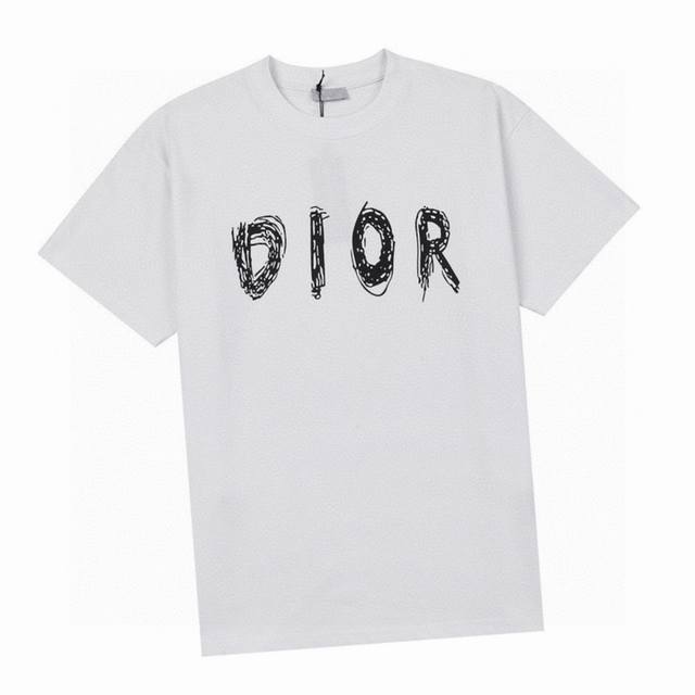 迪奥 Dior 夏季新款高端品质 经典字母印花圆领短袖t恤，采用定制定染高克重面料，洗水完高达280G纯棉双纱面料，面料柔软舒适且不变形，宽松oversize版 - 点击图像关闭