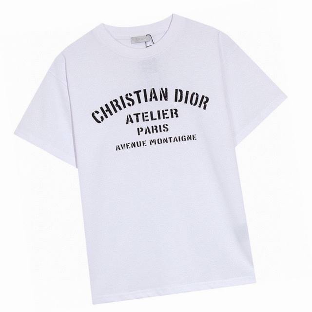 迪奥 Dior 夏季新款 高端品质独家定制经典字母logo做旧印花圆领短袖t恤，采用定织定染高克重面料，洗水完高达280G纯棉面料，螺纹增加到2.7不变形。宽松