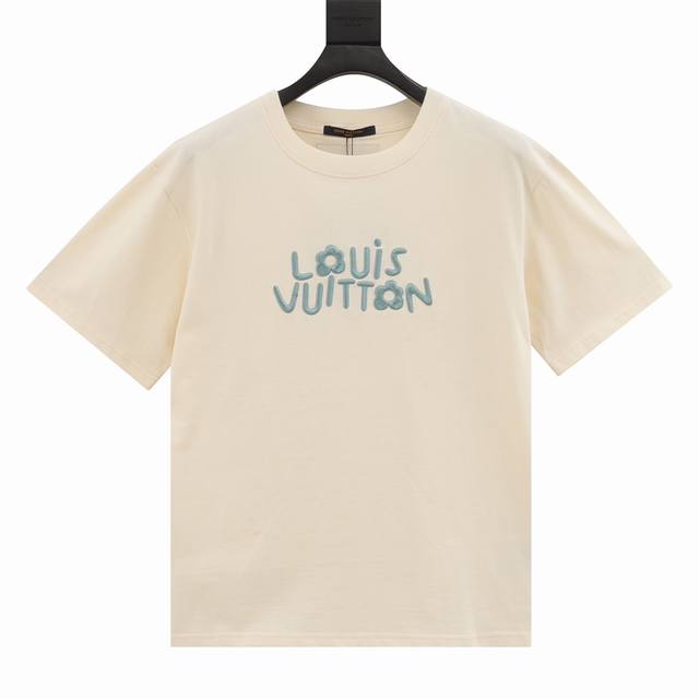 Louis Vuitton 路易威登 小蓝花刺绣字母短袖 面料采用230克重精梳棉，定制32支1*1螺纹，成衣两遍水洗处理，面料舒适亲肤无异感，定制定染面料，纺