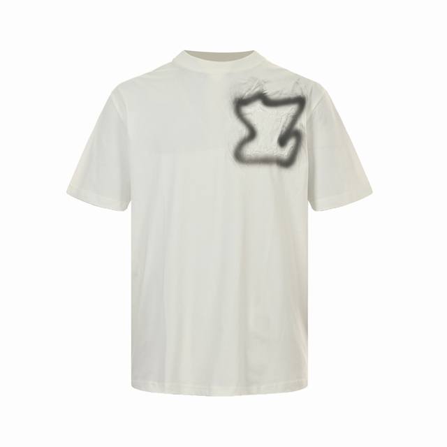 Louis Vuitton 路易威登 胸前logo手绘刺绣短袖 标志性的品牌标识元素,以绚丽色彩渲染点缀夏季的青春穿着.又一款大刷存在感的精品t,再次重回大家视