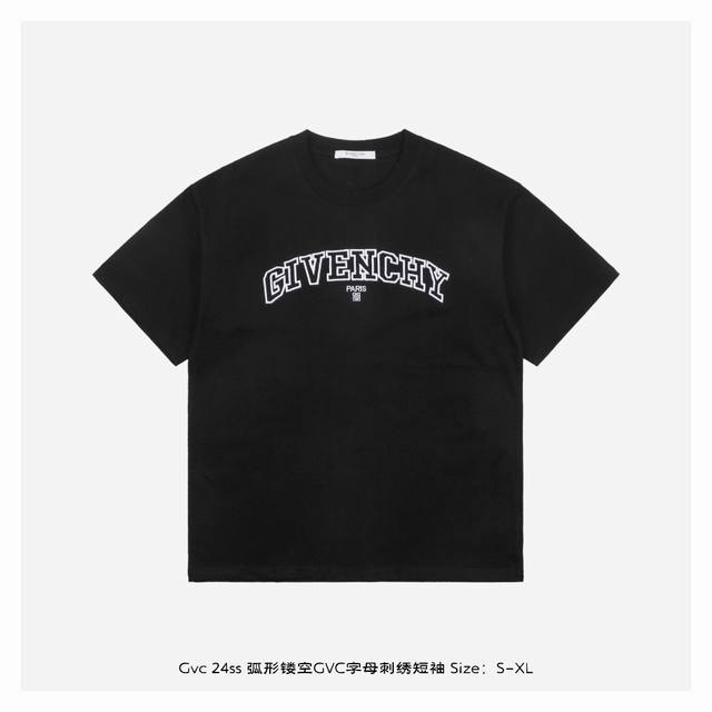 Givenchy 纪梵希 24Ss 弧形镂空gvc字母刺绣短袖 面料采用230克重精梳棉，定制32支1*1螺纹，成衣两遍水洗处理，面料舒适亲肤无异感，定制定染面 - 点击图像关闭