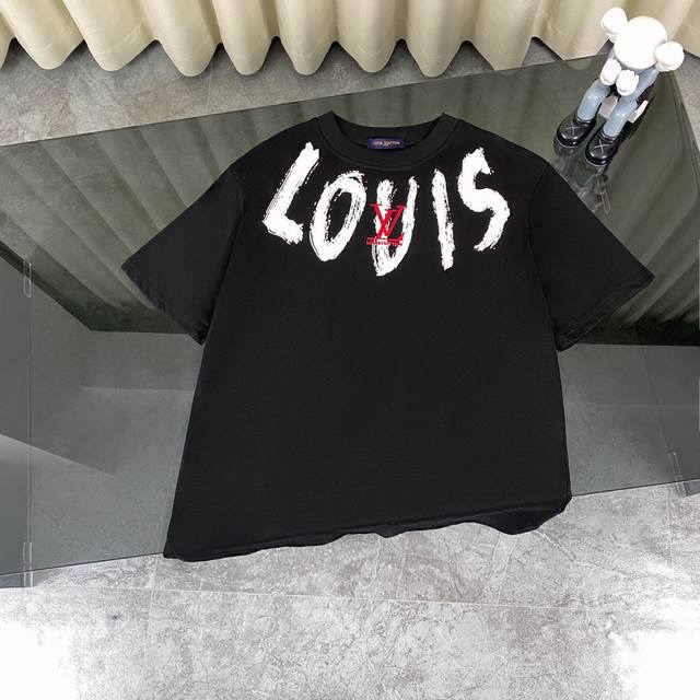 Louis Vuitton 路易威登项链字母胸前经典小刺绣圆领短袖t恤 款号：6328L21 面料: 280重磅纯棉，随意对比 采用特定重磅32S精棉平纹针织面