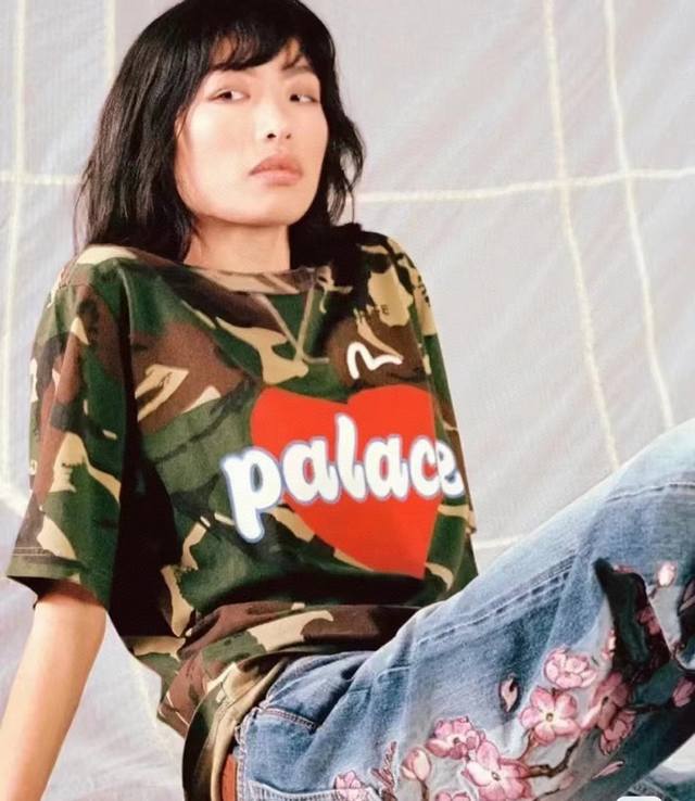 Palace × Evisu联名款3.0Ss23 Heart T-Shiet 纯色logo爱心印花短袖t恤情侣款 面料：230G双纱 货号：2Espam3Ts3